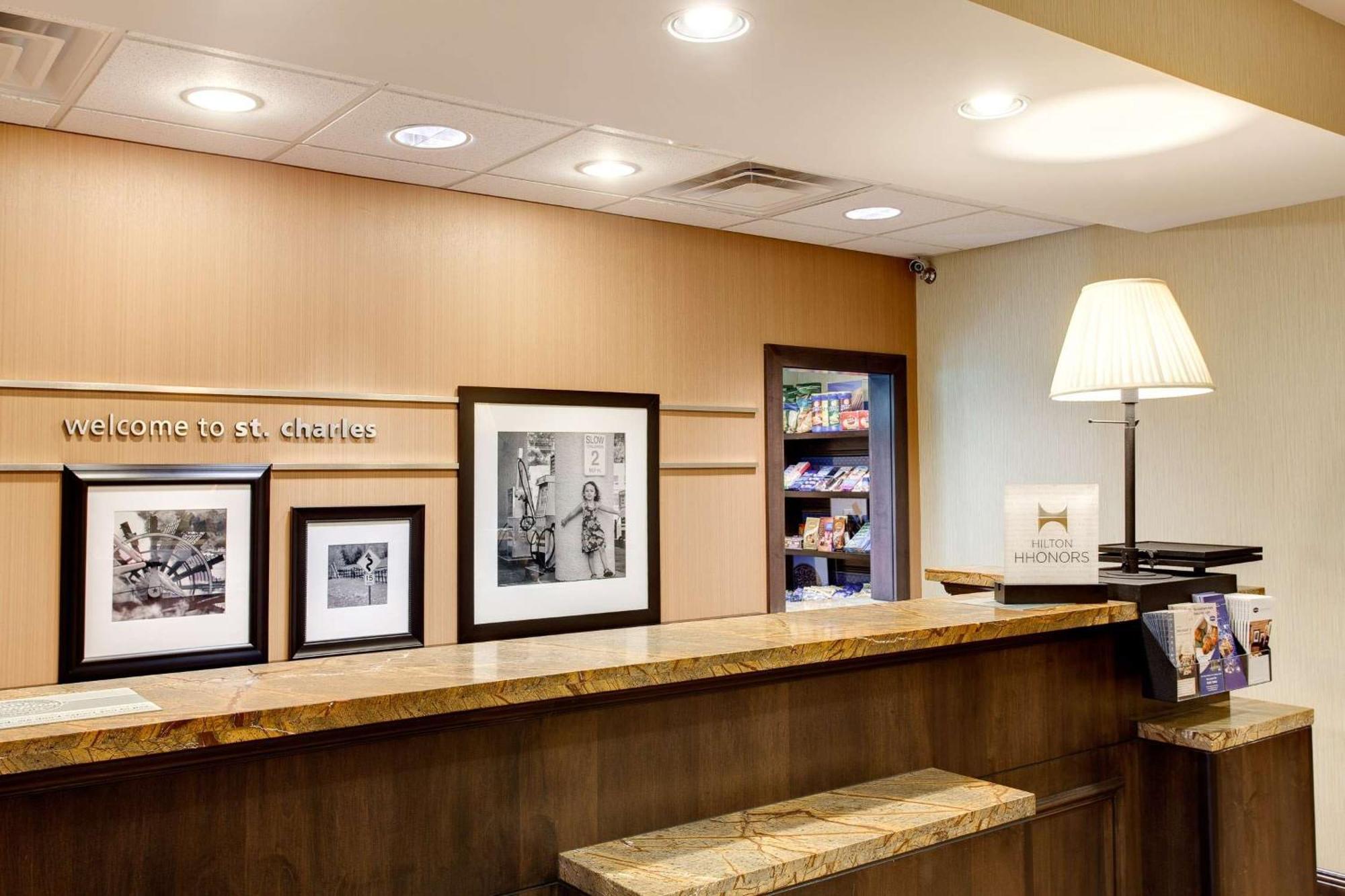 Hampton Inn & Suites Chicago/Saint Charles Eksteriør bilde
